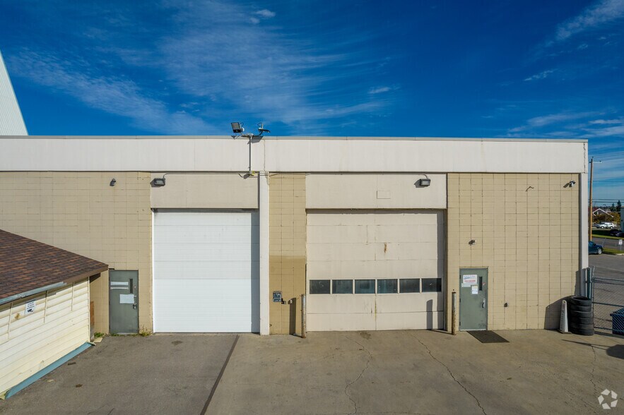 1415 28 St NE, Calgary, AB for lease - Building Photo - Image 2 of 10