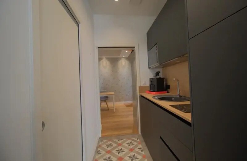 Retail in Bordeaux for lease - Interior Photo - Image 3 of 5