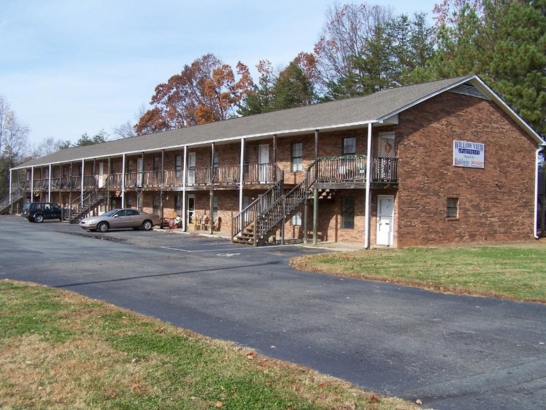 8330 Baux Mountain Rd, Germanton, NC for sale - Primary Photo - Image 1 of 1