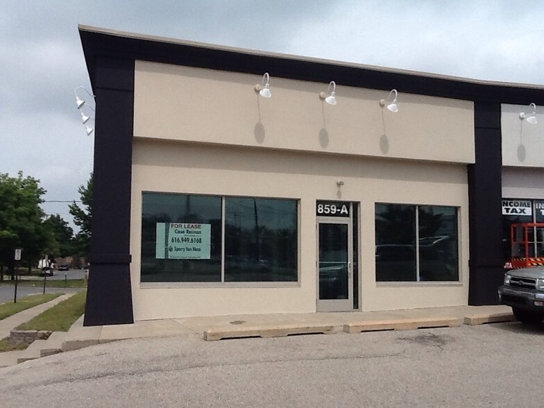 859 SW 28th St SW, Wyoming, MI for lease - Building Photo - Image 2 of 4