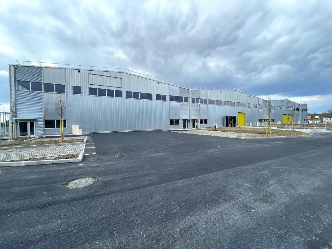 Flex in Wattrelos for sale Building Photo- Image 1 of 8