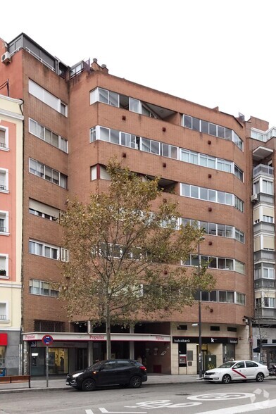 Multifamily in Madrid, Madrid for sale - Primary Photo - Image 1 of 2