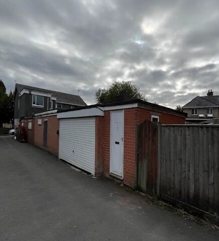 5 Gordon Rd, Wimborne for sale - Building Photo - Image 3 of 5