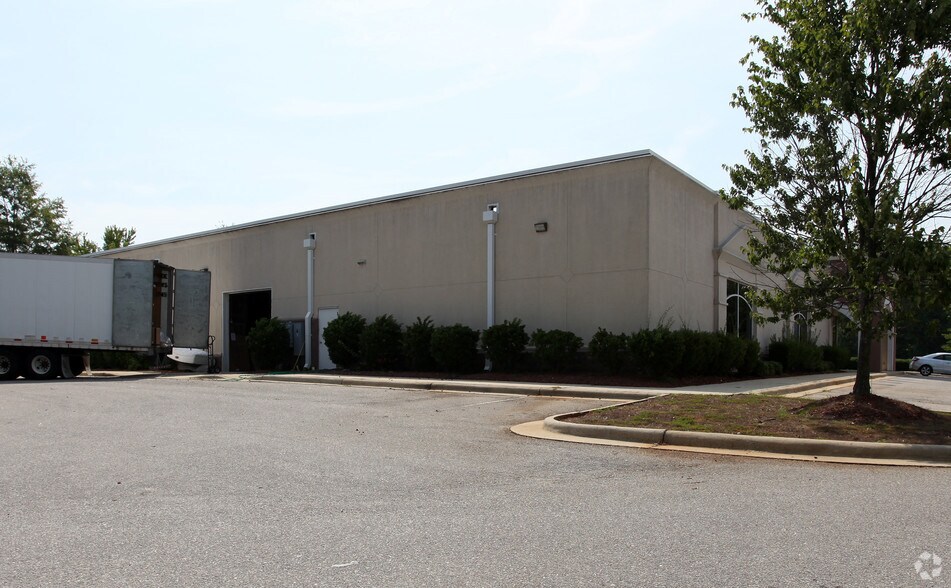 6480 Tryon Rd, Cary, NC 27518