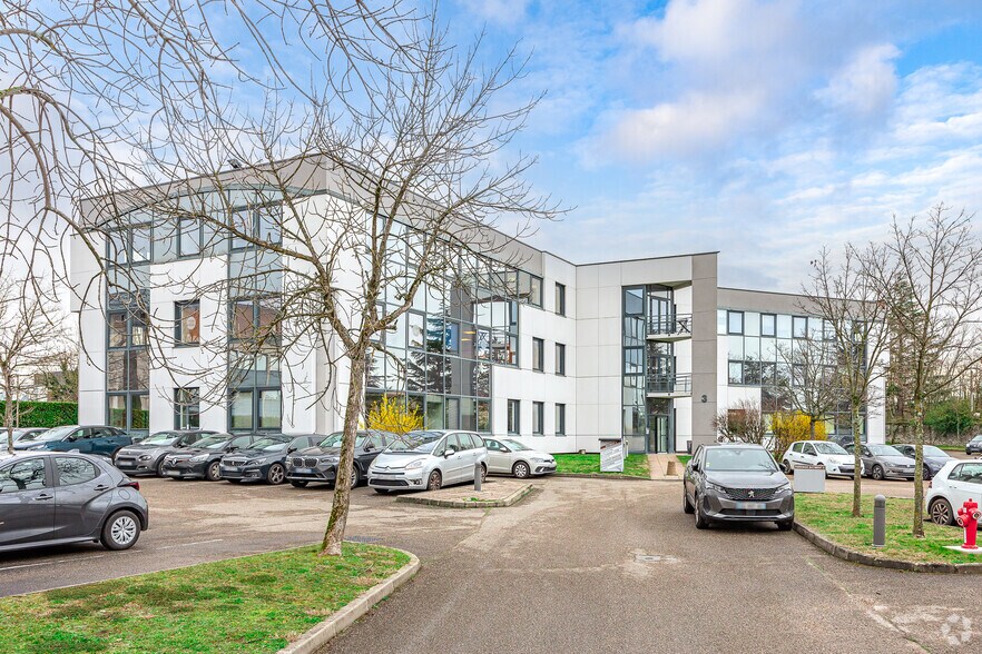 Office in Écully for lease - Primary Photo - Image 1 of 8