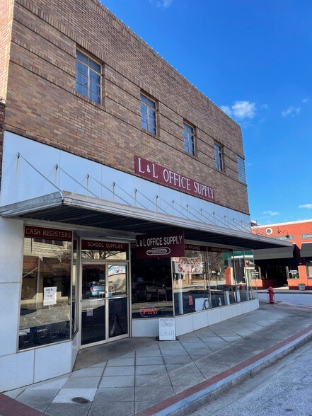 114 N Broad St, Clinton, SC for sale - Building Photo - Image 2 of 5