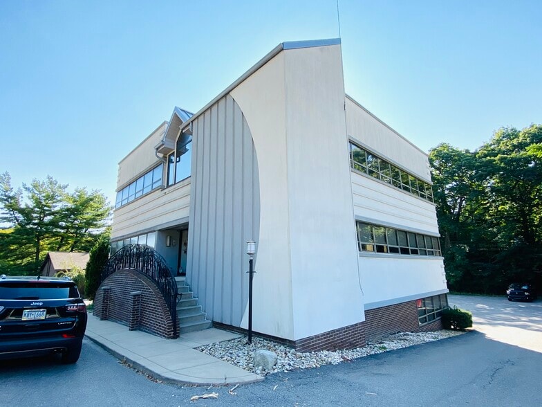 134 Three Degree Rd, Pittsburgh, PA 15237