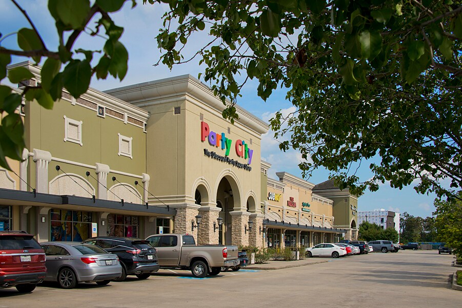 19189 N I-45, The Woodlands, TX for lease Building Photo- Image 1 of 7