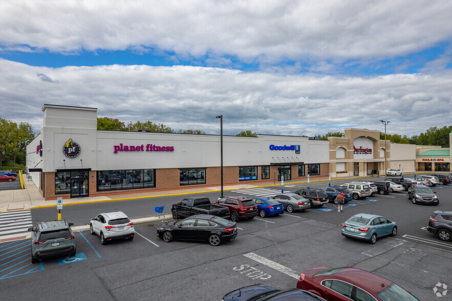 2601-2631 Macarthur Rd, Whitehall, PA for lease - Building Photo - Image 3 of 21