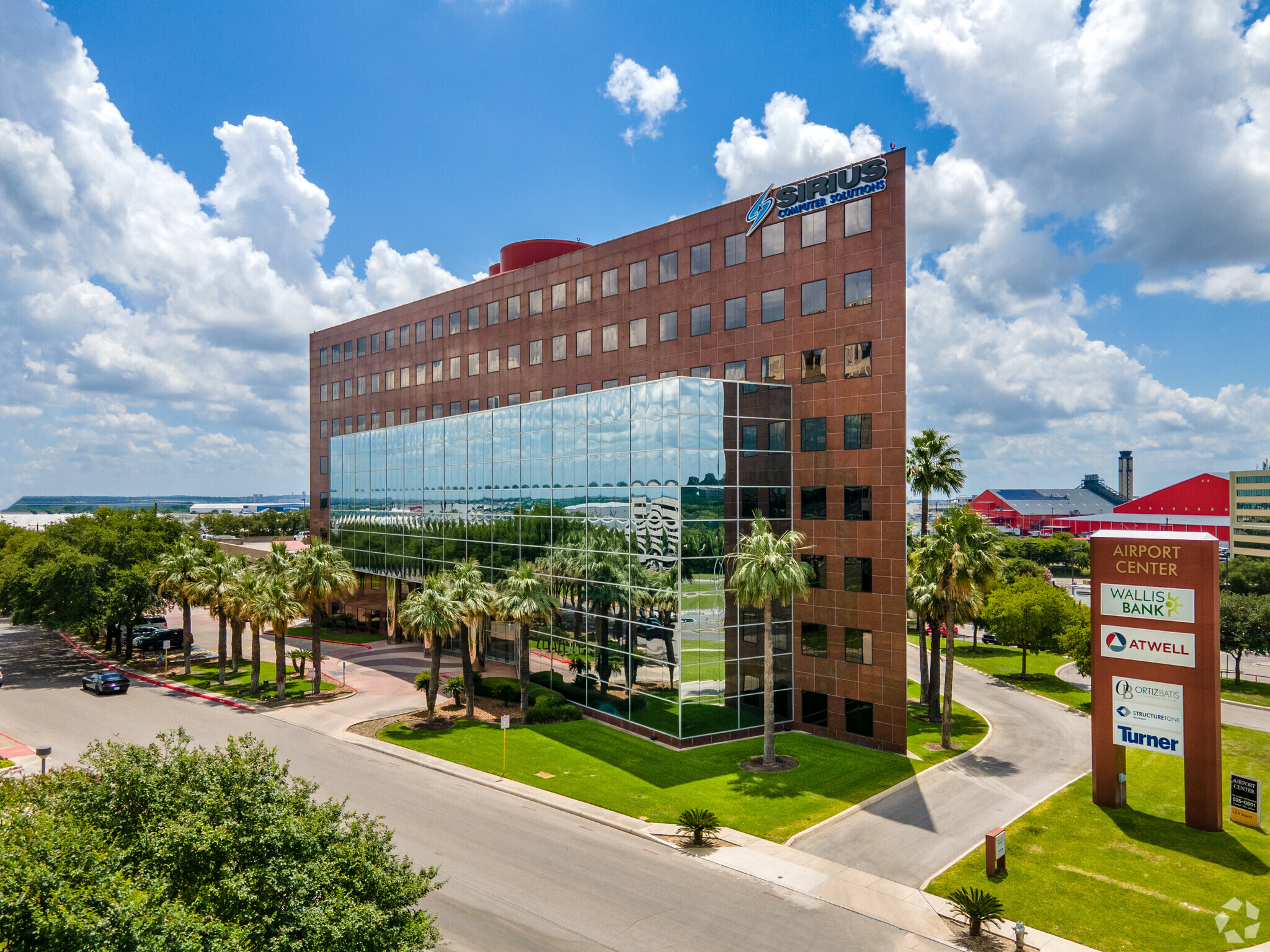 10100 Reunion Pl, San Antonio, TX for lease Building Photo- Image 1 of 22