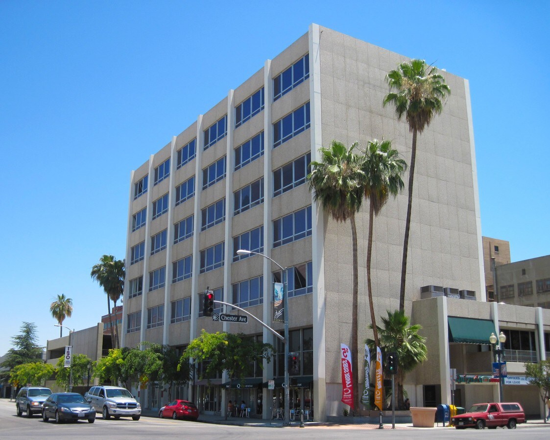 1415 18th St, Bakersfield, CA 93301