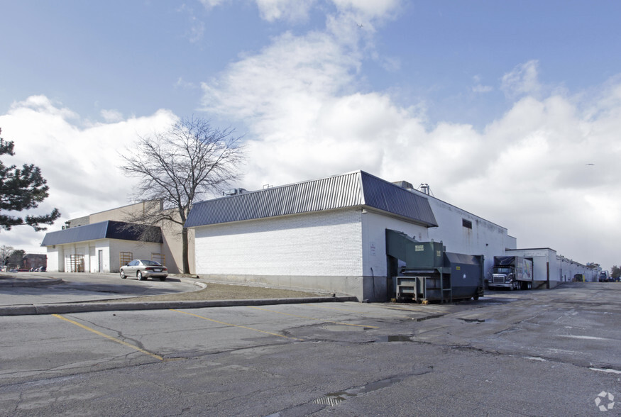 7215 Goreway Dr, Mississauga, ON for lease - Building Photo - Image 3 of 23