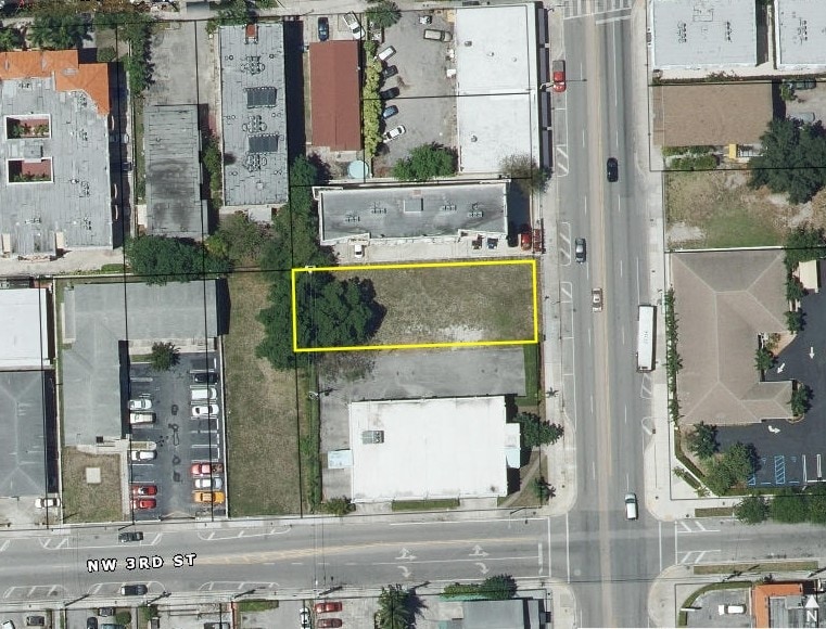 318 NW 12th Ave, Miami, FL for sale - Primary Photo - Image 1 of 1
