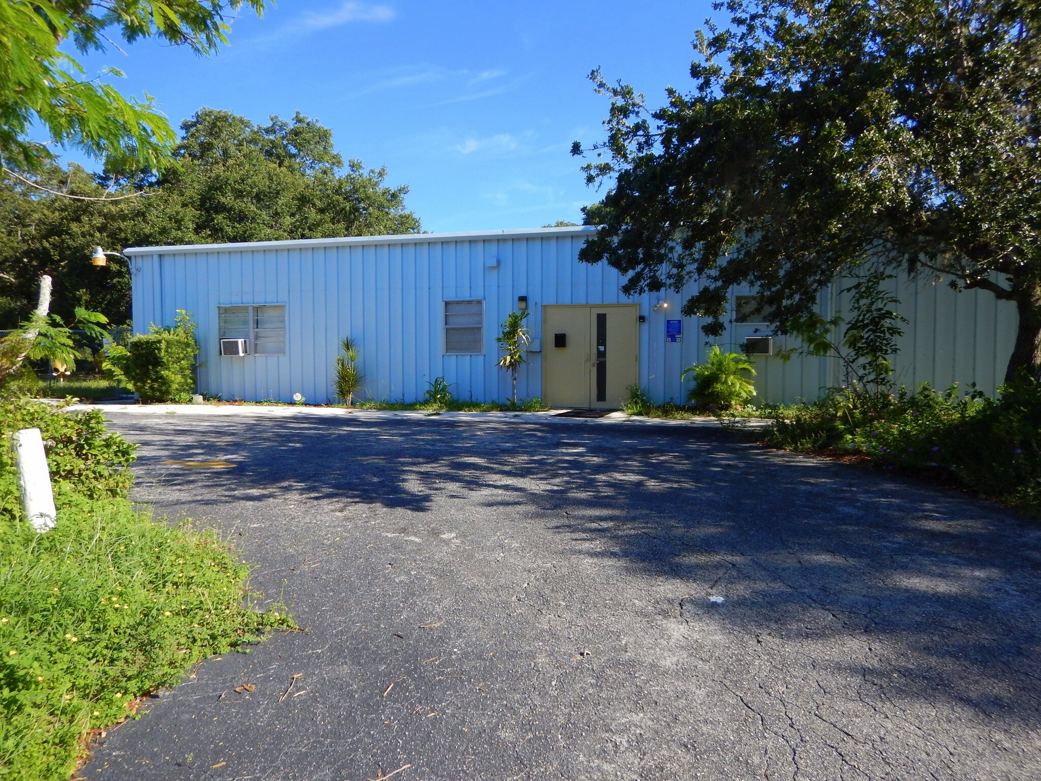 2601 7th Ave E, Bradenton, FL for sale Primary Photo- Image 1 of 1