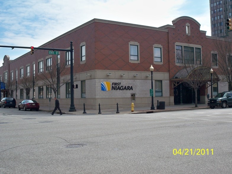 801 State St, Erie, PA for lease - Primary Photo - Image 1 of 19