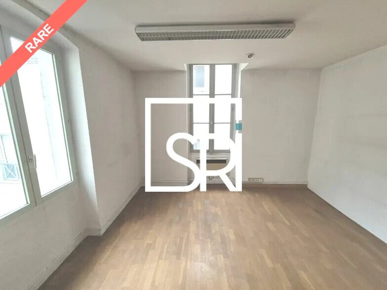 Retail in Clermont-Ferrand for lease - Building Photo - Image 3 of 12