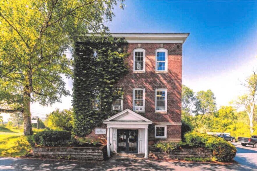 190 Hanover St, Lebanon, NH for lease - Building Photo - Image 2 of 13