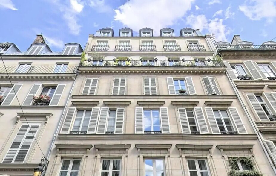 Office in Paris for lease - Building Photo - Image 1 of 11