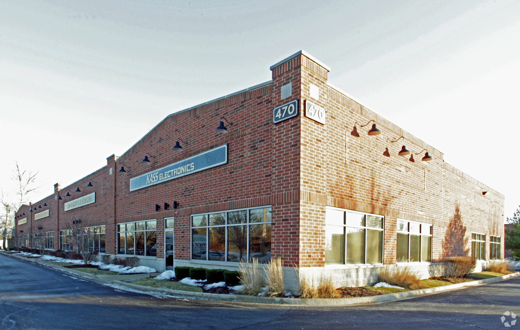 Flex in West Chicago, IL for sale Primary Photo- Image 1 of 1