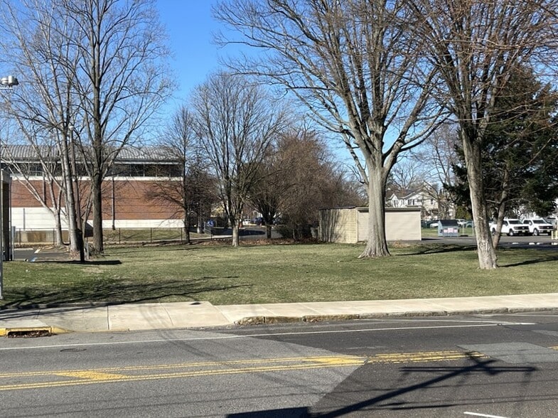 524 High St, Burlington, NJ for sale - Primary Photo - Image 1 of 1
