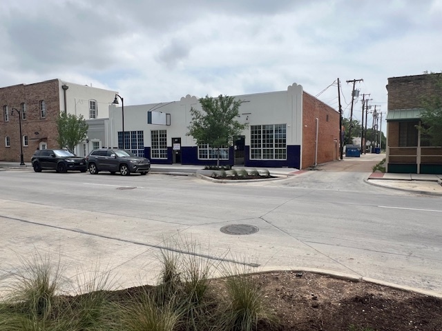 116-118 W Irving Blvd, Irving, TX for lease - Building Photo - Image 1 of 5