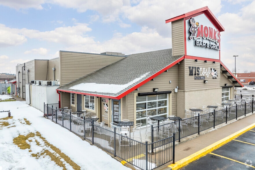 1400 Commerce Pl, Plover, WI for lease - Building Photo - Image 2 of 11