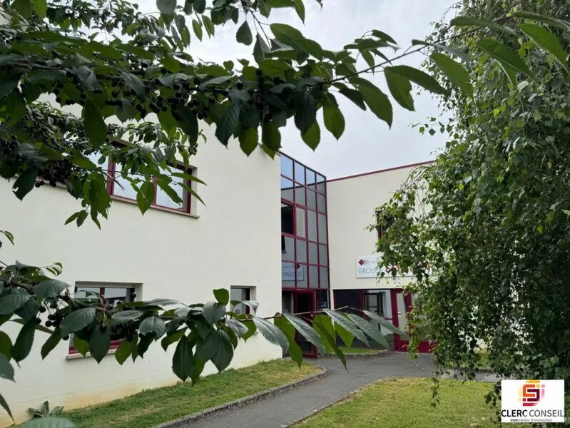 Office in Évreux for lease Building Photo- Image 1 of 9
