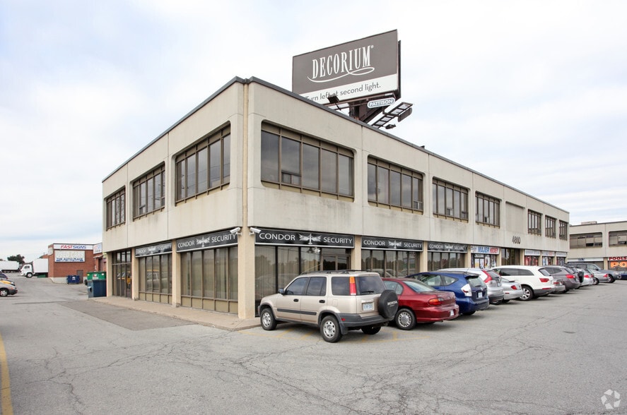 4610 Dufferin St, Toronto, ON for lease - Building Photo - Image 3 of 4