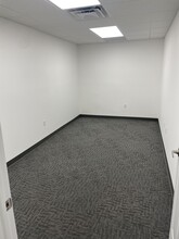 7506-7560 NW 70th St, Miami, FL for lease Interior Photo- Image 2 of 3