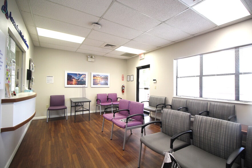 2233 Park Ave, Orange Park, FL for lease - Building Photo - Image 2 of 19