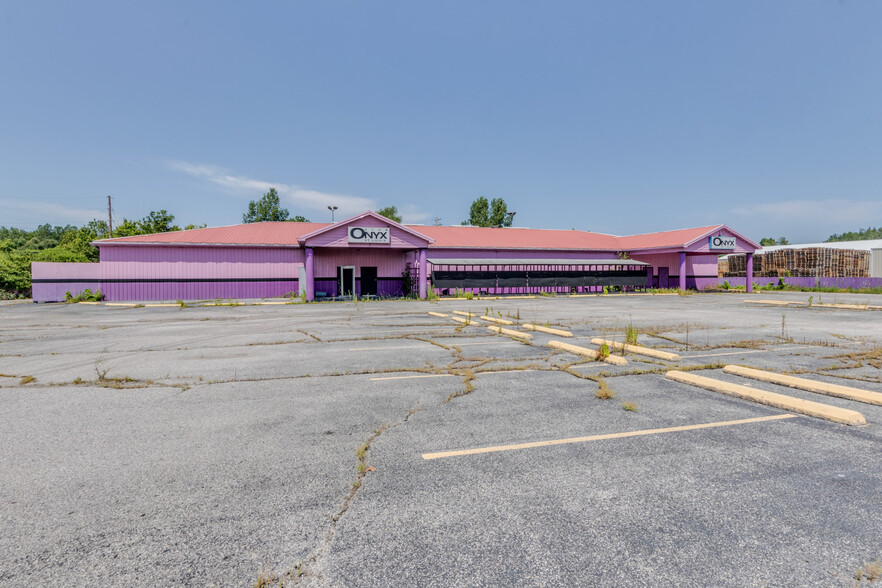 243 S 88th St, Cahokia Heights, IL for sale - Building Photo - Image 1 of 8