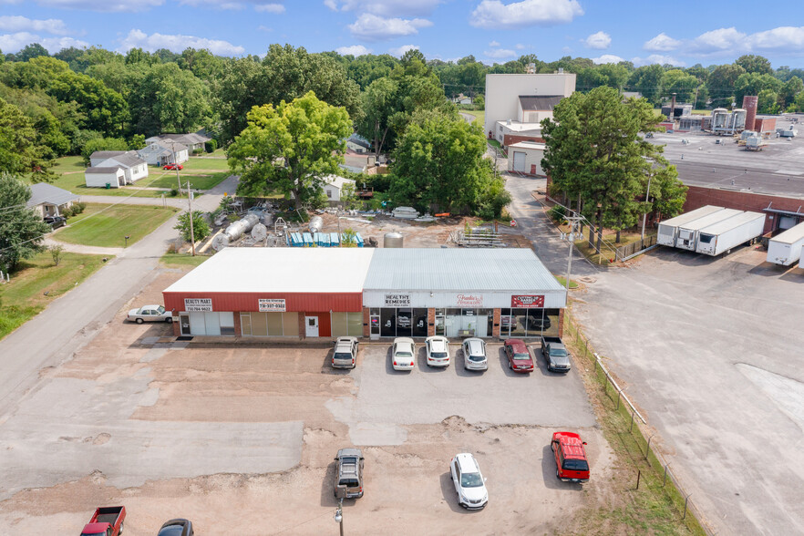 2440 East End Dr, Humboldt, TN for sale - Building Photo - Image 1 of 1