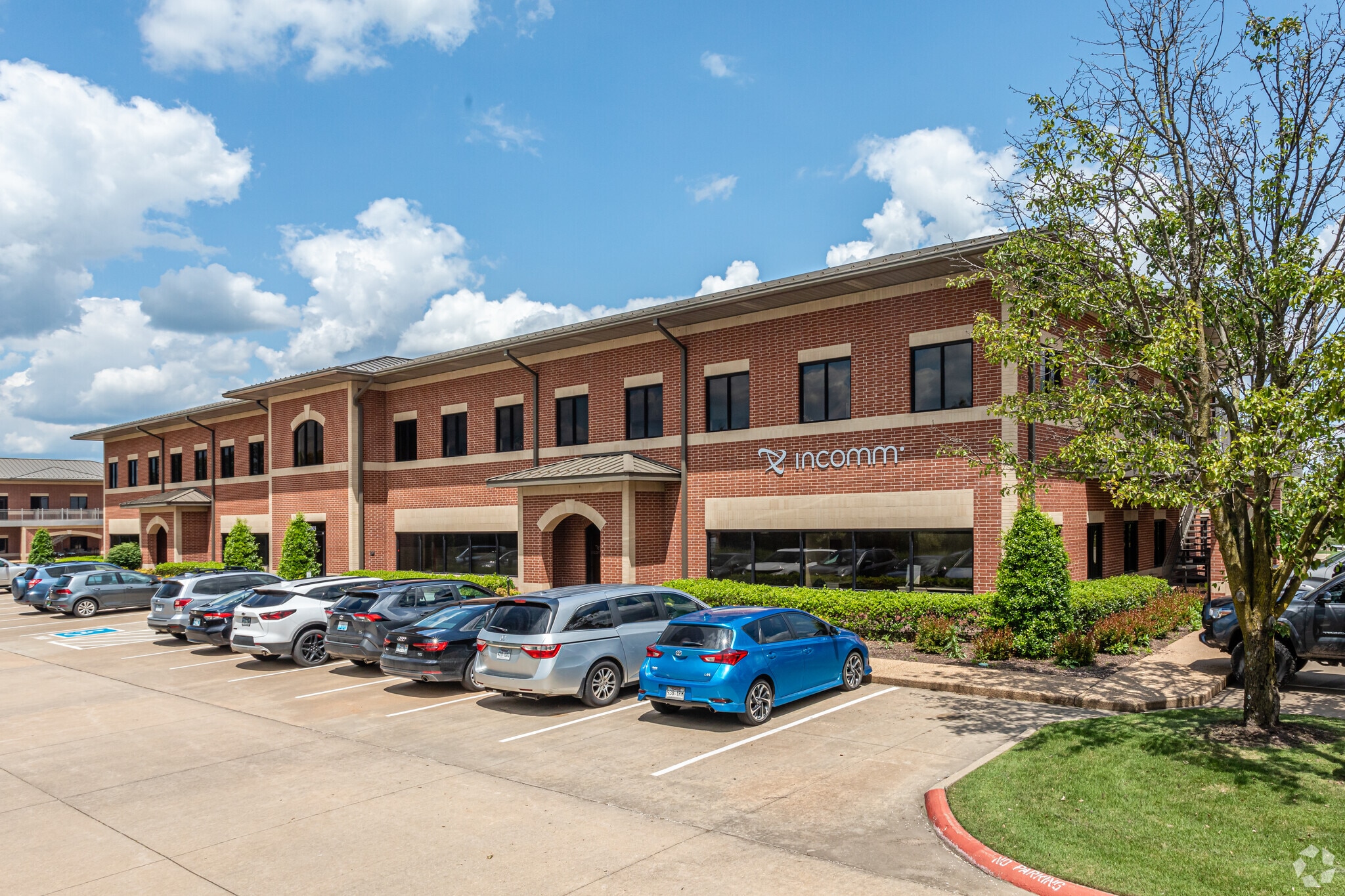 1803 Phyllis St, Bentonville, AR for lease Building Photo- Image 1 of 9