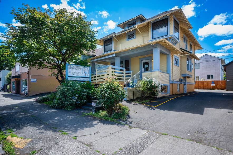 1934 NE Broadway St, Portland, OR for sale - Building Photo - Image 1 of 16