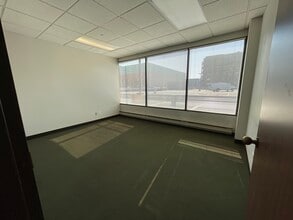 701 Lee St, Des Plaines, IL for lease Interior Photo- Image 1 of 2