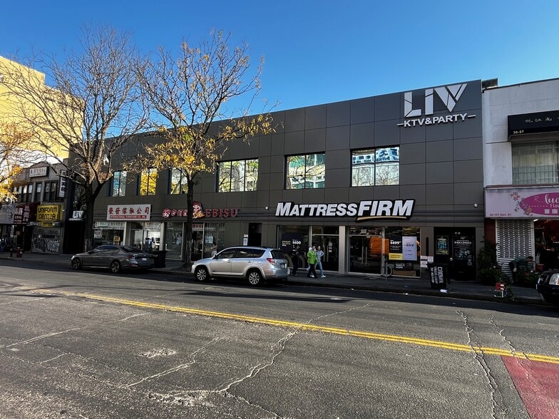 3649-3651 Main St, Flushing, NY for sale - Building Photo - Image 1 of 1