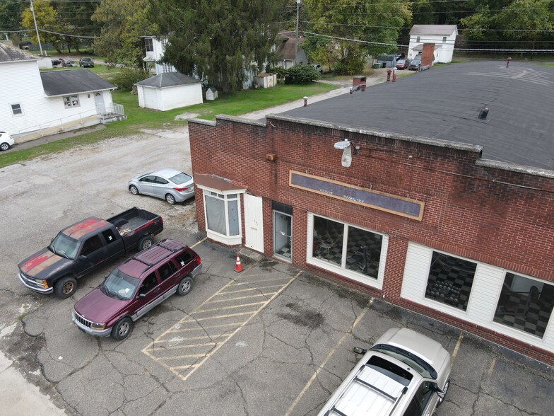 647 Putnam Ave, Zanesville, OH for sale - Primary Photo - Image 1 of 8