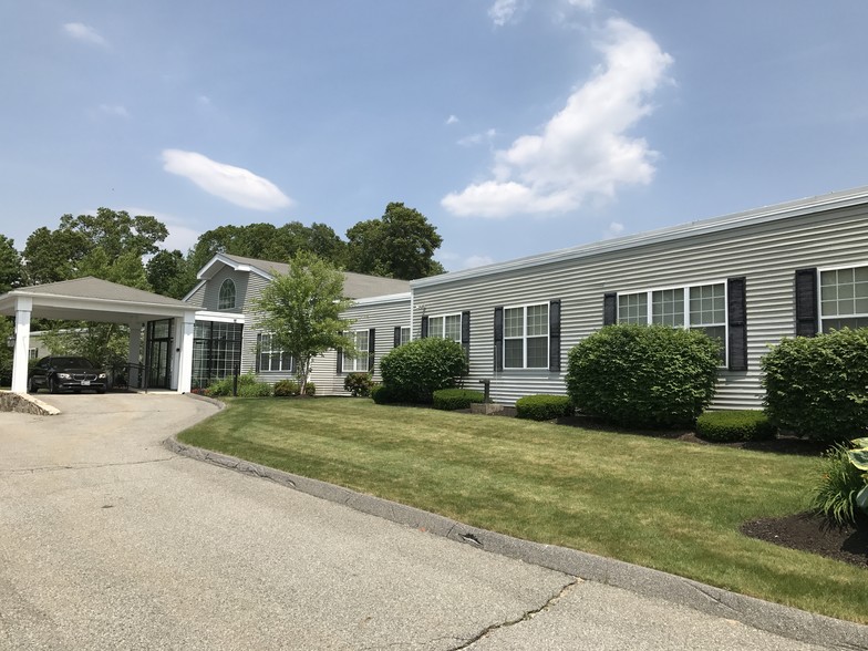 715 Putnam Pike, Smithfield, RI for sale - Building Photo - Image 1 of 1