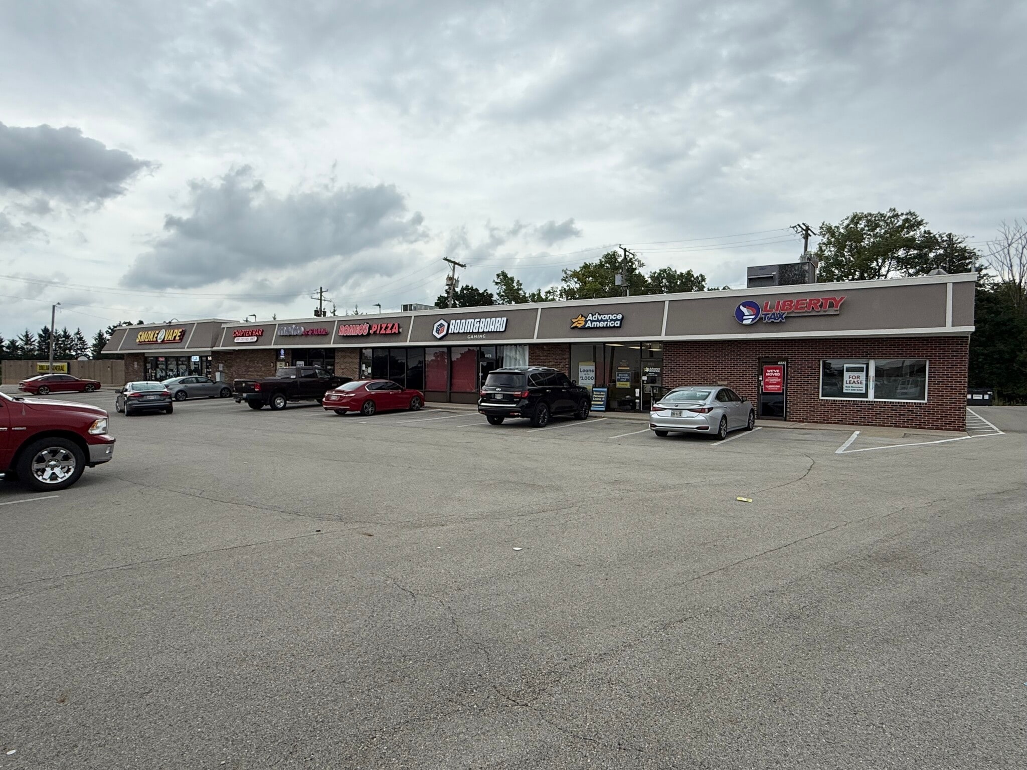 1872-1882 S Maple Ave, Fairborn, OH for lease Building Photo- Image 1 of 5
