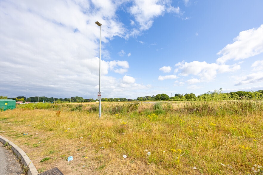 Overfield Park portfolio of 4 properties for sale on LoopNet.com - Building Photo - Image 2 of 3