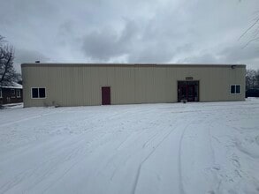 910 N Saginaw St, Saint Charles, MI for lease Interior Photo- Image 1 of 2