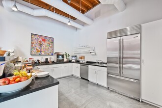 2803 Colorado Ave, Santa Monica, CA for lease Interior Photo- Image 2 of 7