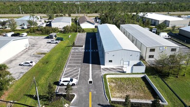 7440 Sawyer Cir, Port Charlotte, FL for lease Building Photo- Image 2 of 7