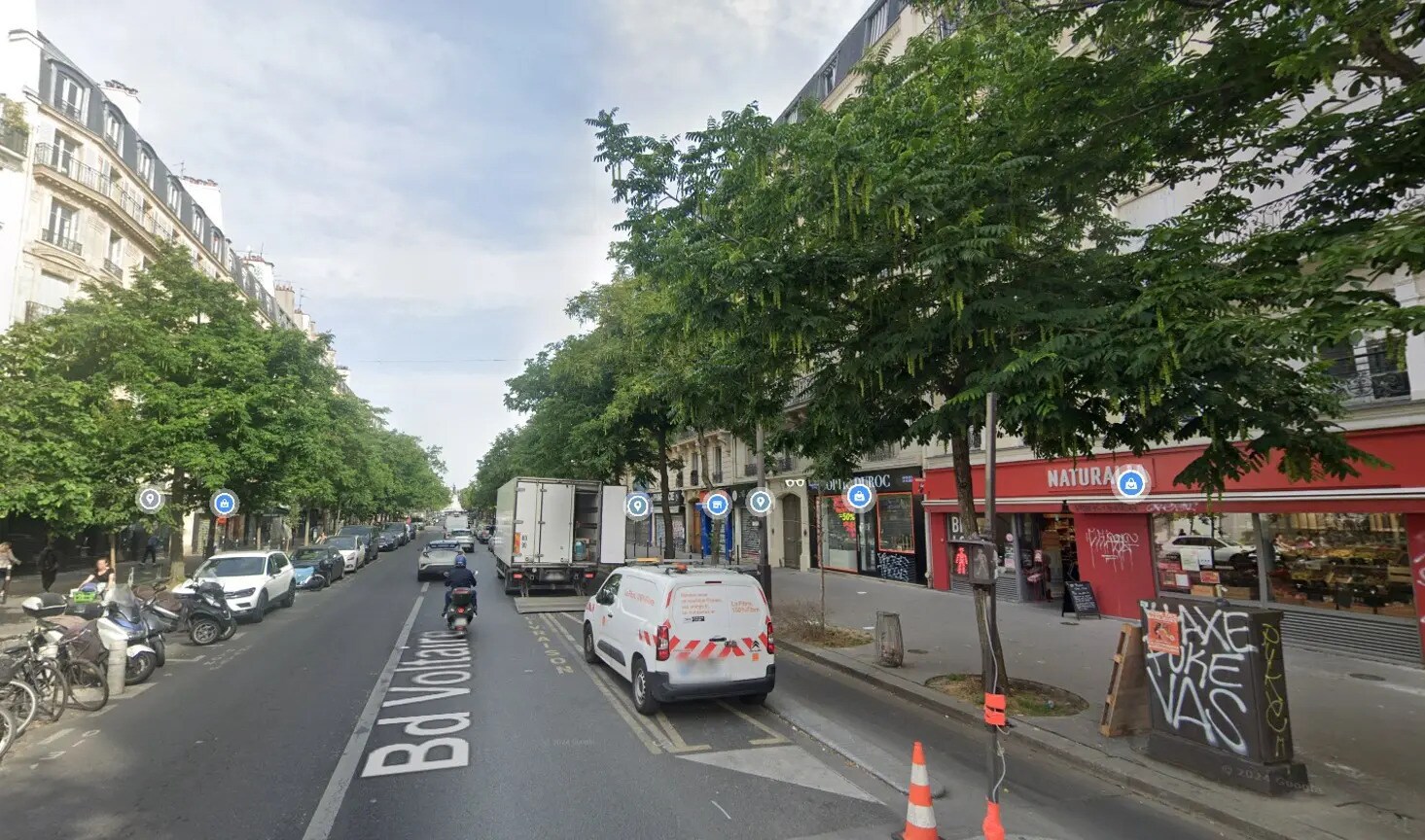 Retail in Paris for lease Building Photo- Image 1 of 9