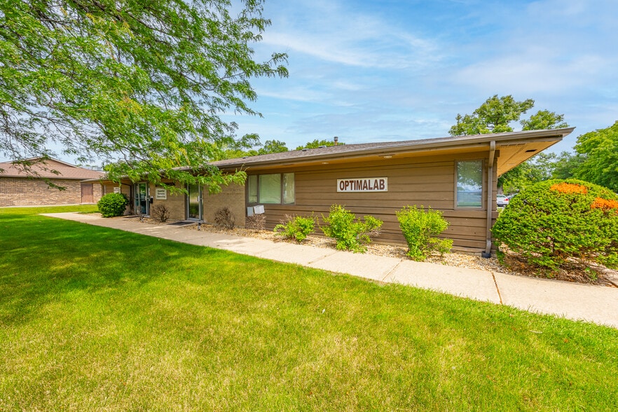 402 W Boughton Rd, Bolingbrook, IL for lease - Building Photo - Image 1 of 46