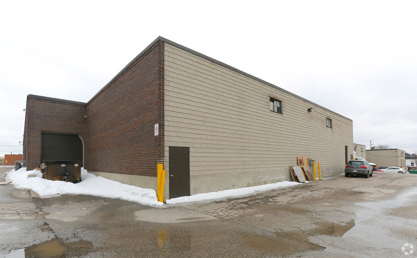 366400 Denison St, Markham, ON L3R 1B9