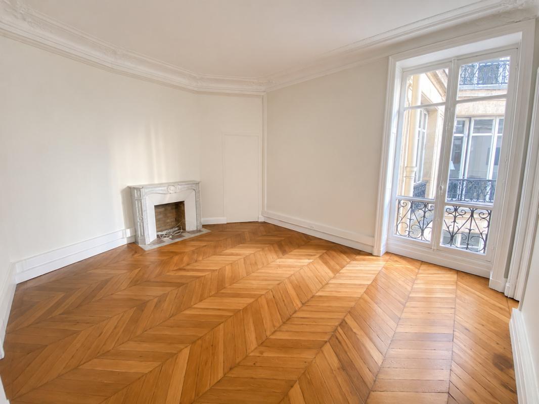 Office in Paris for lease Building Photo- Image 1 of 9