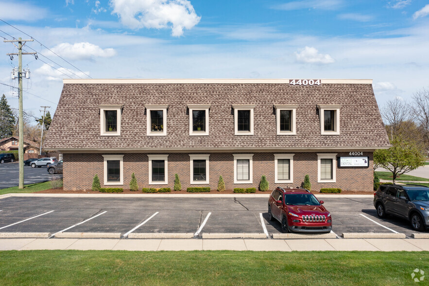 44004 Woodward Ave, Bloomfield Hills, MI for lease - Building Photo - Image 2 of 4