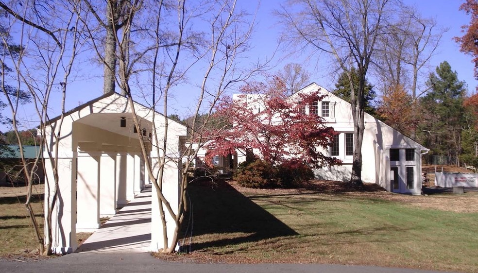 13100 Mountain Rd, Glen Allen, VA 23059