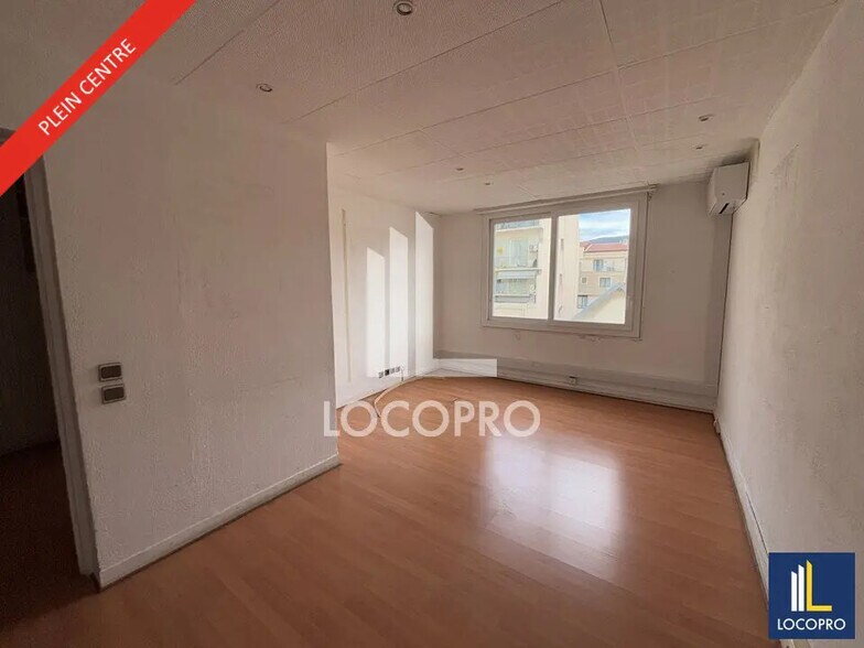 Office in Nice for lease - Interior Photo - Image 1 of 6